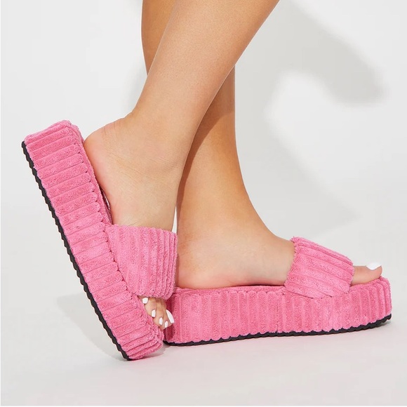 Fashion Nova Jiggie Slippers, 9 - Picture 3 of 11